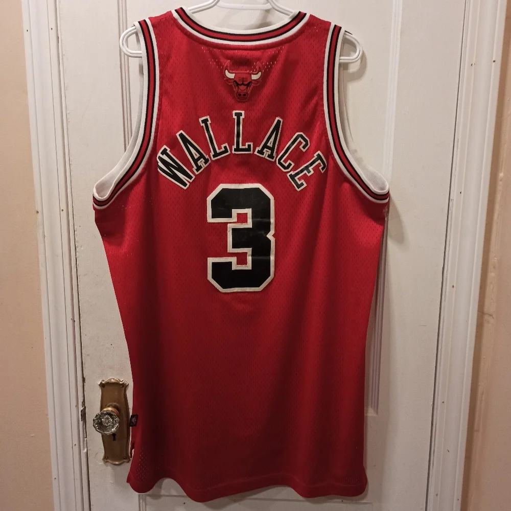 Adidas NBA Chicago bulls jersey. Size large - Picture 5 of 10